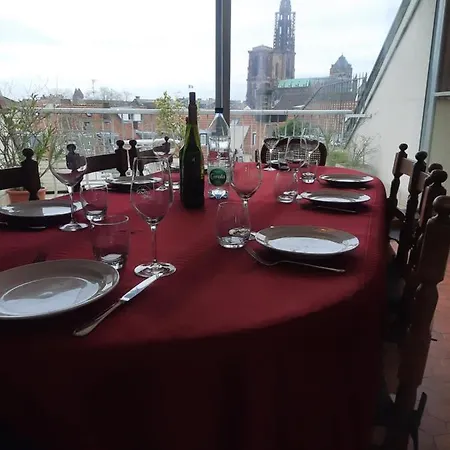 145m² Center 4 Bedrooms View Of The Cathedral *