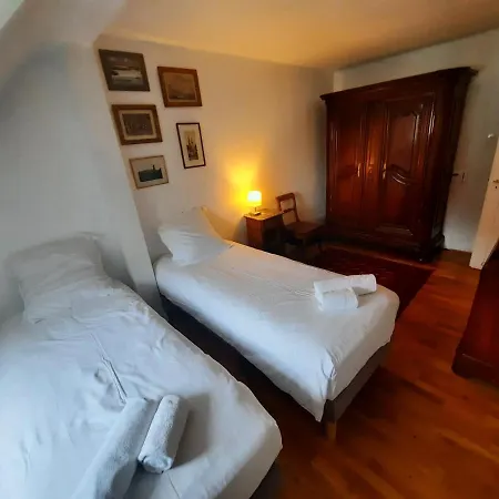 145m² Center 4 Bedrooms View Of The Cathedral شقة