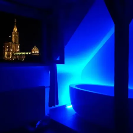 145m² Center 4 Bedrooms View Of The Cathedral شقة *