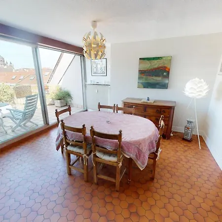 145m² Center 4 Bedrooms View Of The Cathedral *